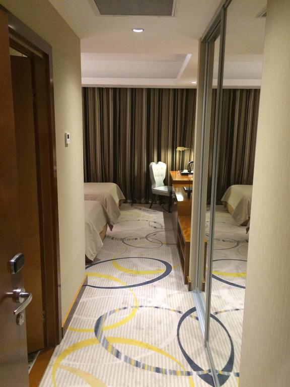 Royal Plaza Hotel And Casino 卡普恰盖 客房 照片