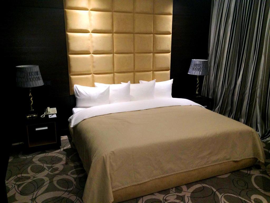 Royal Plaza Hotel And Casino 卡普恰盖 客房 照片