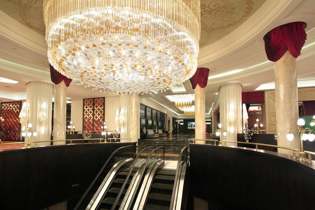 Royal Plaza Hotel And Casino 卡普恰盖 外观 照片