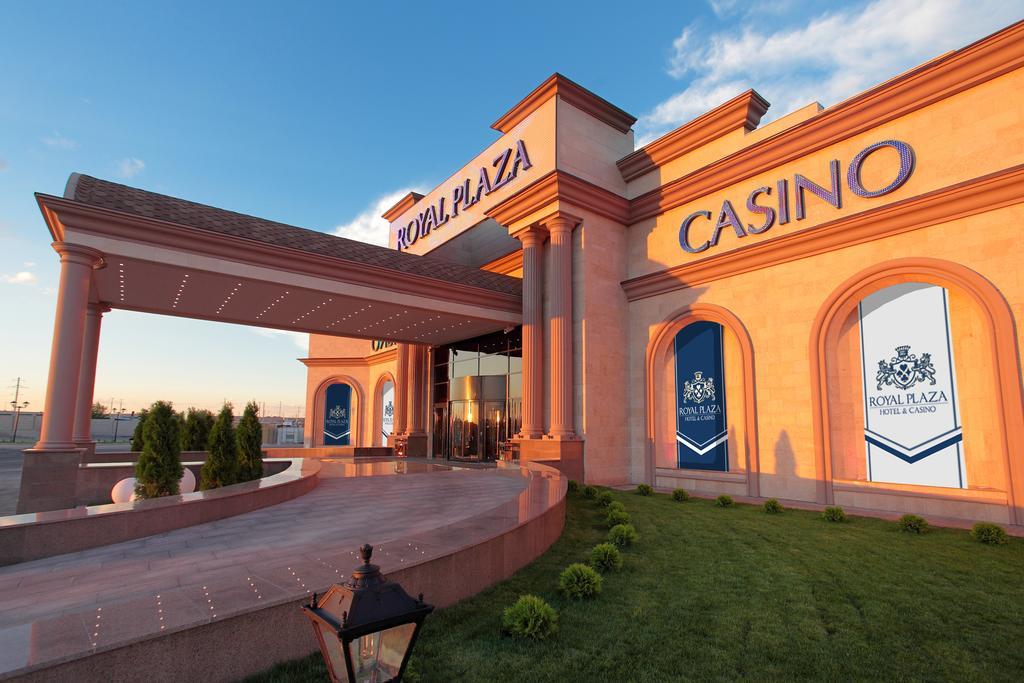 Royal Plaza Hotel And Casino 卡普恰盖 外观 照片