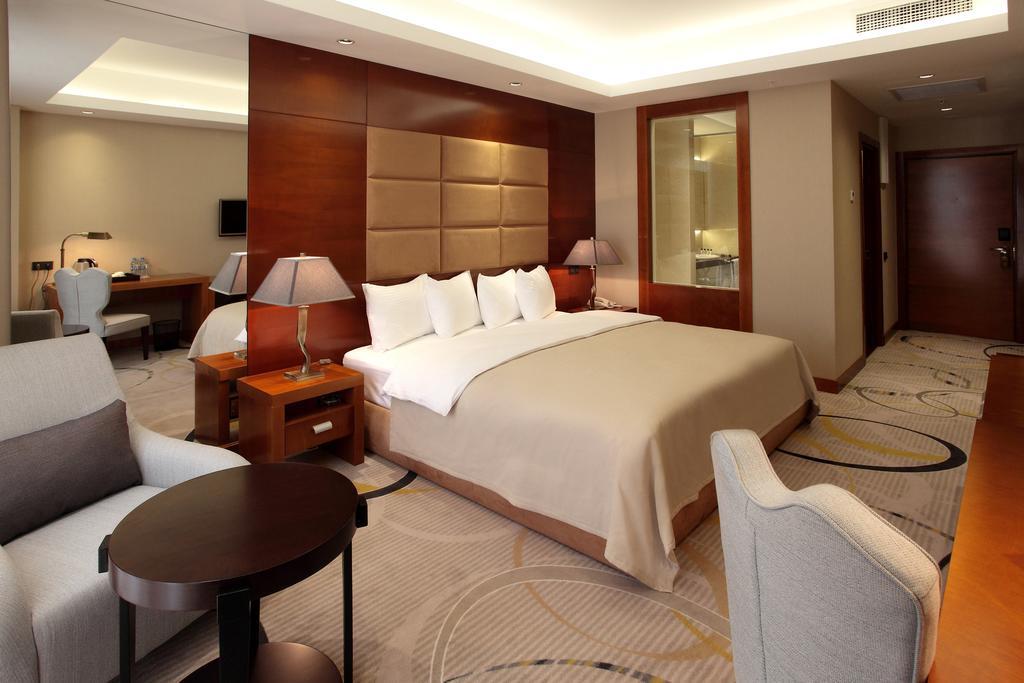 Royal Plaza Hotel And Casino 卡普恰盖 客房 照片